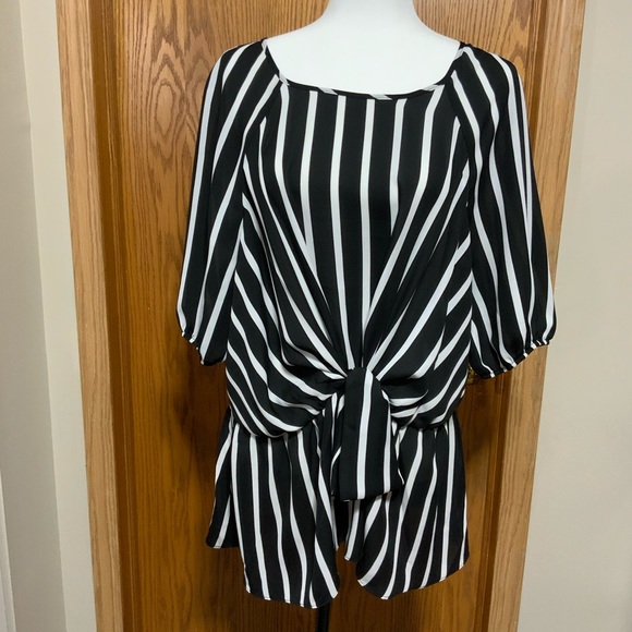 Plus size cute blouse - Picture 2 of 3